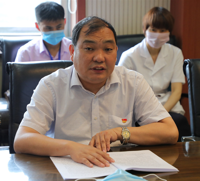 田玉春讲党课2_副本.jpg