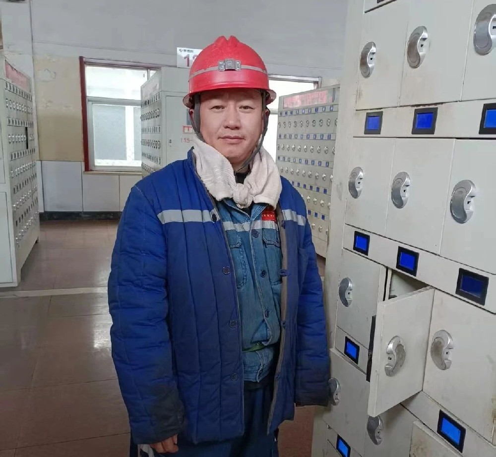 扎根煤海二十五载 铸就敬业新传奇——记鹿洼煤矿2024年度爱岗敬业标兵、运输工区宋正彬